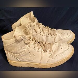 Air Jordan 1 Mid Triple White 2.0, 554724-130